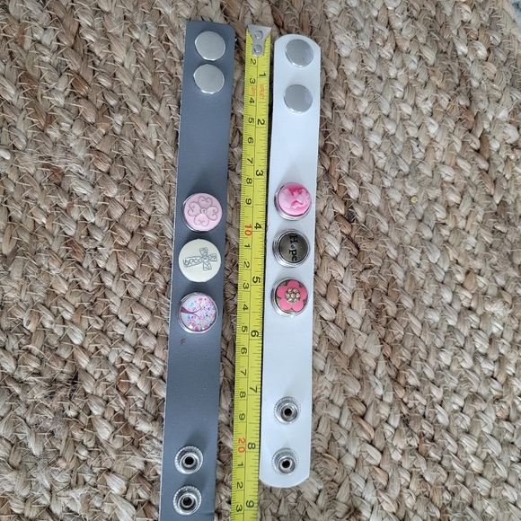 Bundle 2 Leather Snap Bracelets with Pretty Decorative Snap Buttons - Picture 4 of 8